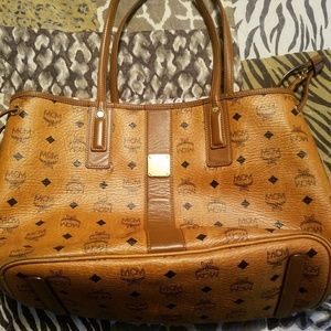MCM Liz Reversable Medium